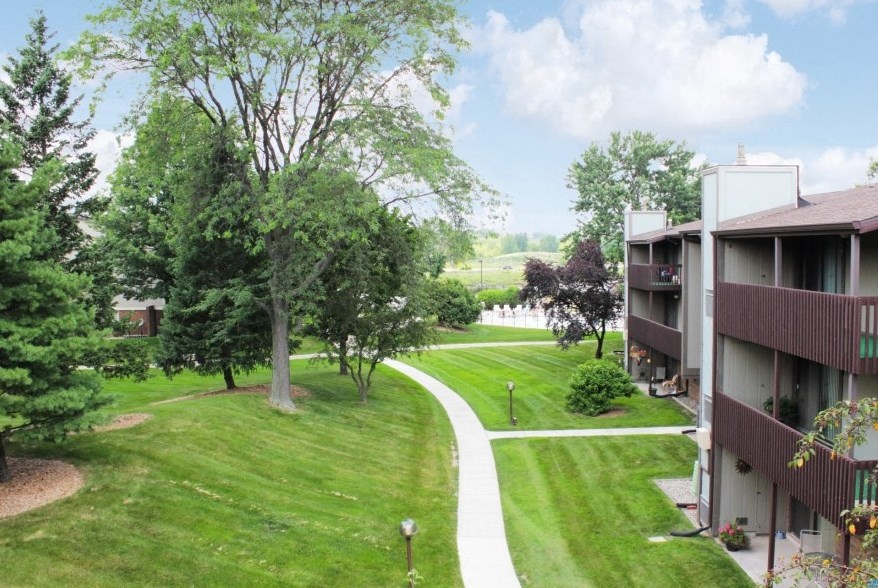 Vale Park Village Apartments in Valparaiso, IN